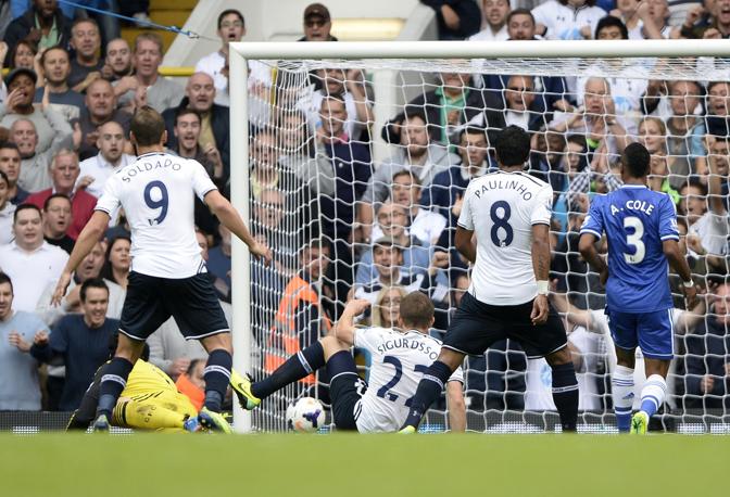 Le immagini del match. Ecco il gol di Sigurdsson: 1-0 Tottenham. Reuters